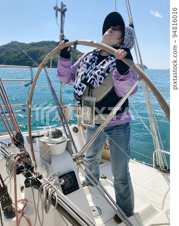 Sailing from Nushima, reading the wind (Yacht, Minamiawaji City, Hyogo Prefecture) Sailing from Nushima, reading the wind (Yacht, Minamiawaji City, Hyogo Prefecture) 94816016
