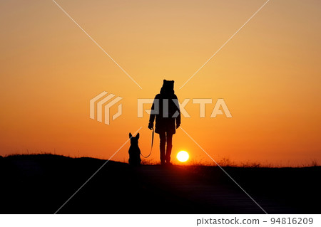 Evening walk 94816209