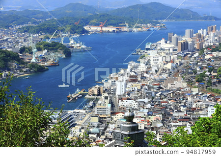 [Hiroshima Prefecture] Townscape of Onomichi under fine weather 94817959