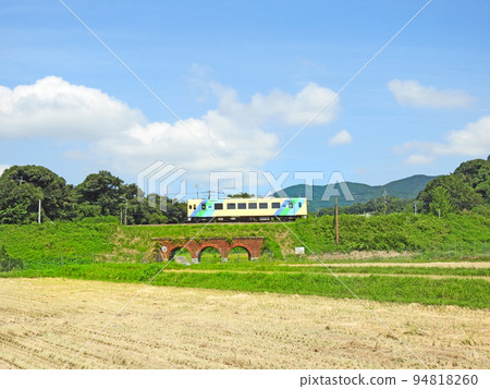 Heisei Chikuho Railway Uchida Triple Bridge and Train in Tagawa District, Fukuoka Prefecture Heisei Chikuho Railway Uchida Triple Bridge and Train in Tagawa District, Fukuoka Prefecture 94818260