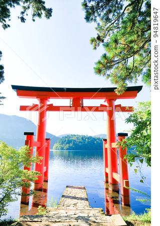神奈川縣箱根町蘆之湖箱根神社和平鳥居 神奈川縣箱根町蘆之湖箱根神社和平鳥居 94819647
