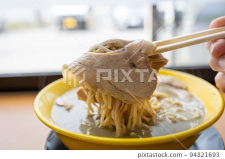 濃郁的沙丁魚乾豬肉麵（青森縣藤崎町）叉燒纜車 94821693
