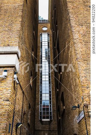 London street corner Shad Thames London street corner Shad Thames 94822200