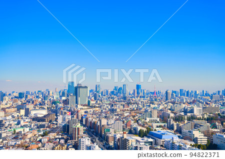 [東京] 1月，東京塔和世田谷區的街道 94822371