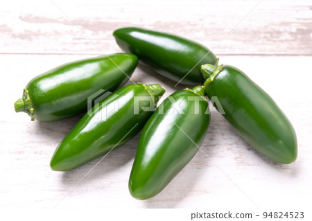 chili pepper (jalapeno) 94824523