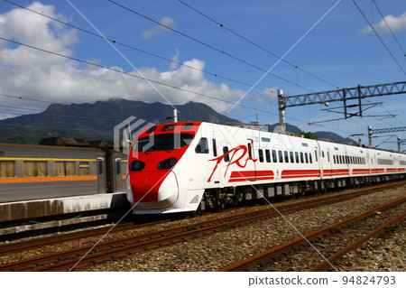 train 94824793