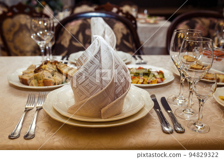 Ceramic tableware on the table Ceramic tableware on the table 94829322