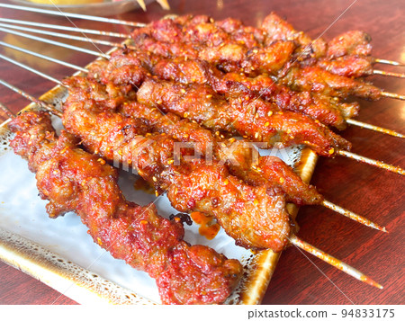 中國絲綢之路美食，羊肉串（烤羊肉串） 94833175