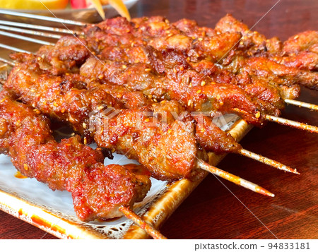 中國絲綢之路美食，羊肉串（烤羊肉串） 94833181