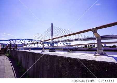 從中川看到的豎琴橋 從中川看到的豎琴橋 94835351