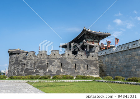 Janganmun Gate Hwaseong Fortress 94843031