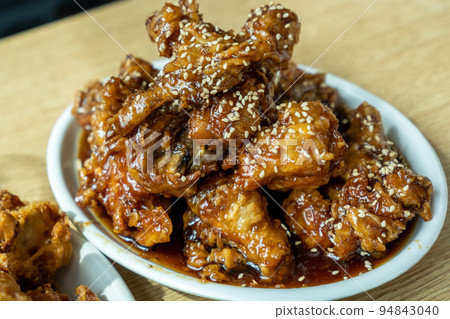 Suwon fried chicken Suwon fried chicken 94843040