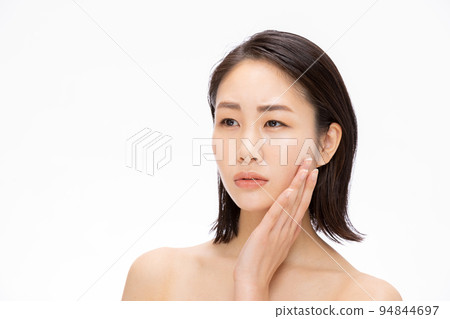 Women who care about their skin Women who care about their skin 94844697