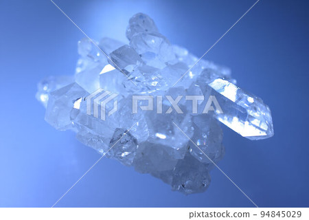 Crystal cluster power stone 94845029