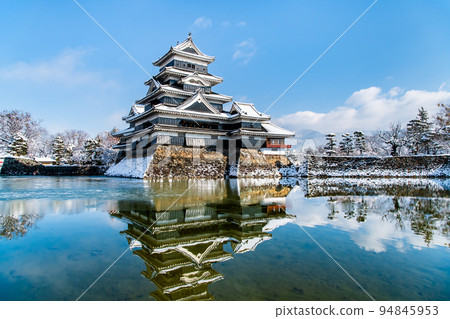 Matsumoto City, Nagano Prefecture Matsumoto Castle covered in snow Matsumoto City, Nagano Prefecture Matsumoto Castle covered in snow 94845953