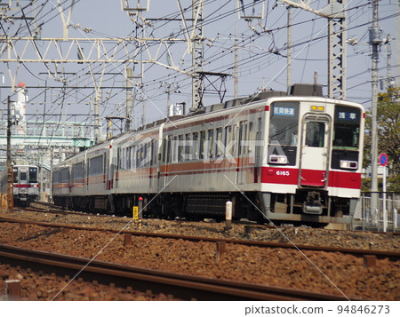 東武鐵道6050型快速列車開往淺草 東武鐵道6050型快速列車開往淺草 94846273
