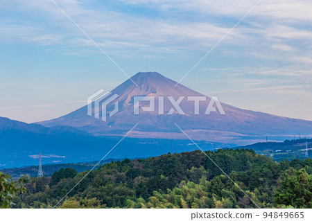 從靜岡縣東部看到的富士山的黎明 從靜岡縣東部看到的富士山的黎明 94849665