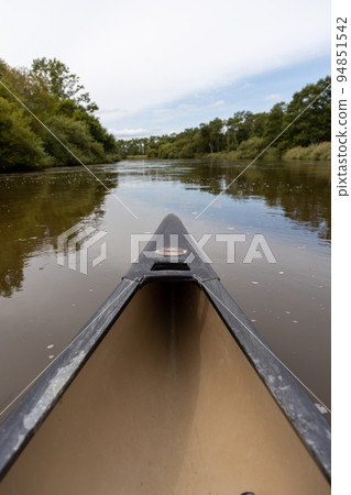 從獨木舟上看到的釧路濕地河景 94851542