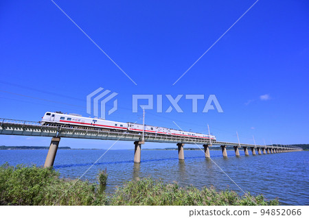 E491 series comprehensive inspection vehicle crossing the Kitaura Bridge on the Kashima Line 94852066