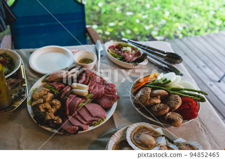 在輕井澤的別墅燒烤 94852465