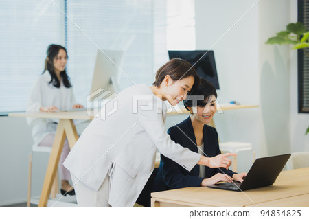 服裝設計公司 94854825