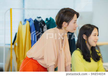 服裝設計公司 94854834