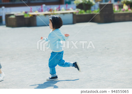 公園兒童跑 94855065