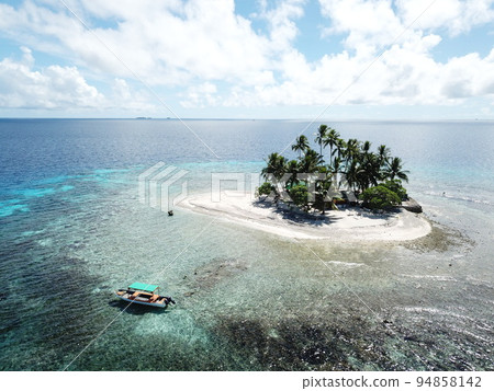 Uninhabited island JEEP island in Chuuk, Micronesia. Here is the world's greatest wreck diving destination. 94858142