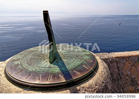 Ancient sundial on Castle St Michael Mount - Cornwall, England Ancient sundial on Castle St Michael Mount - Cornwall, England 94858996
