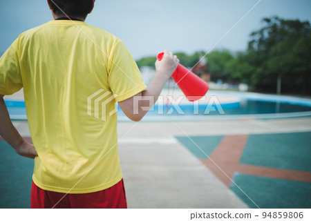 水池 員工 擴音器 94859806
