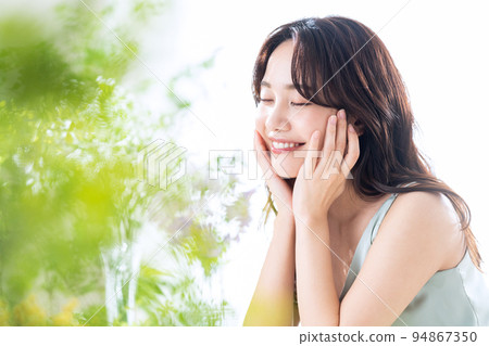 Female beauty beauty make-up skin care Female beauty beauty make-up skin care 94867350