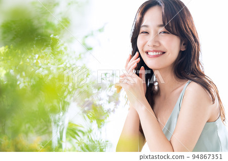 Female beauty beauty make-up skin care Female beauty beauty make-up skin care 94867351