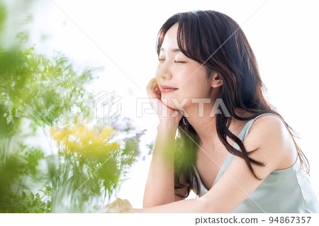 Female beauty beauty make-up skin care Female beauty beauty make-up skin care 94867357