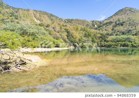 Lake Kirikomi/Lake Karikomi (Nikko National Park) 94868359