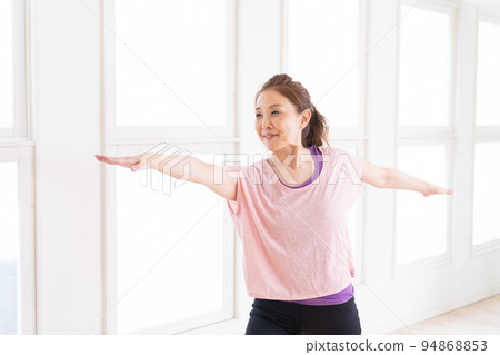 高級女性健身形象 高級女性健身形象 94868853