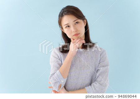 A woman face woman 94869044