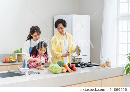 Close family cooking in the kitchen 94869926