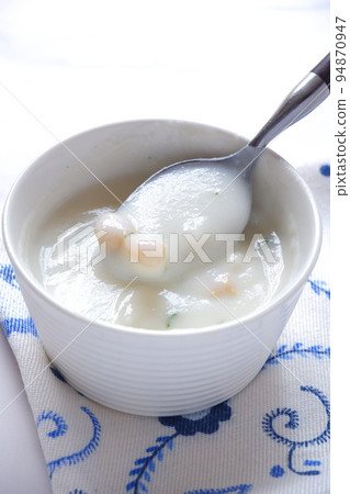 Clam chowder packed with shellfish flavor 94870947