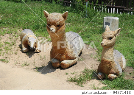 Tokiwa Park, Tokiwa Zoo, Alpaca, Wood Carving 94871418