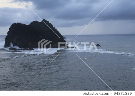 The stormy sea of Nishiizu The stormy sea of Nishiizu 94871589