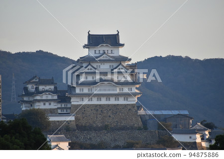 Himeji Castle and blue sky 94875886