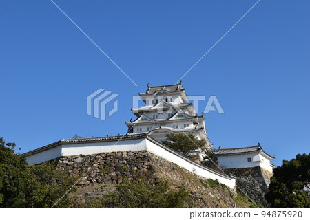 姬路城堡和藍天 94875920