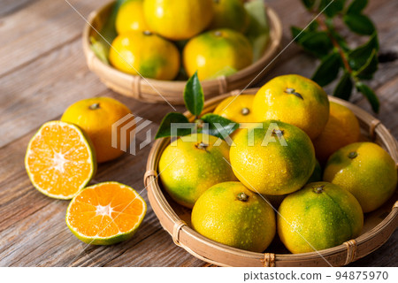 Taste of autumn Very sweet and delicious early ripening mandarin orange Wenzhou mandarin orange (a mandarin orange that is turning green) Taste of autumn Very sweet and delicious early ripening mandarin orange Wenzhou mandarin orange (a mandarin orange that is turning green) 94875970