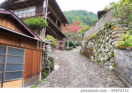 Akasawa-juku (Important Preservation District for Groups of Traditional Buildings) [Hayakawa Town, Yamanashi Prefecture] 94878152
