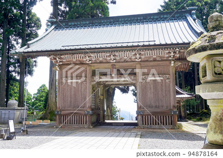 Minobu Okunoin and Shishinkaku Temple Gate [Minobu Town, Yamanashi Prefecture] 94878164