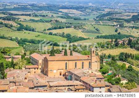 Siena medieval ols town and countryside from above, Tuscany, Italy 94878865
