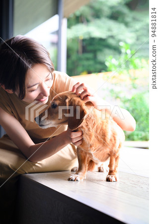 woman with pet 94881814