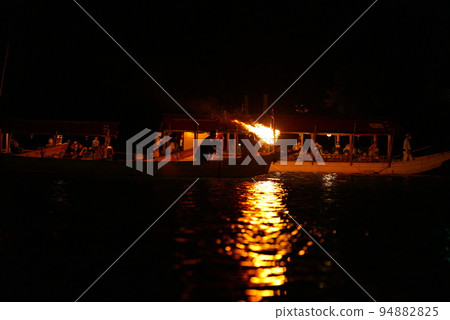 Nagara River Cormorant Hunting in Autumn Nagara River Cormorant Hunting in Autumn 94882825