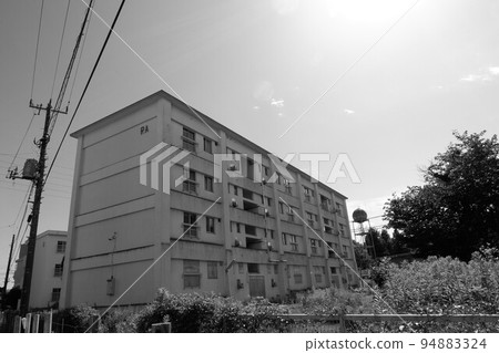 廢棄的公寓 94883324