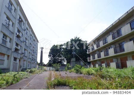 等待拆除的昭和住宅區 94883404